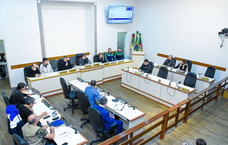 Atletas santo-angelenses do Kettlebell Sport são homenageados pelo Legislativo 