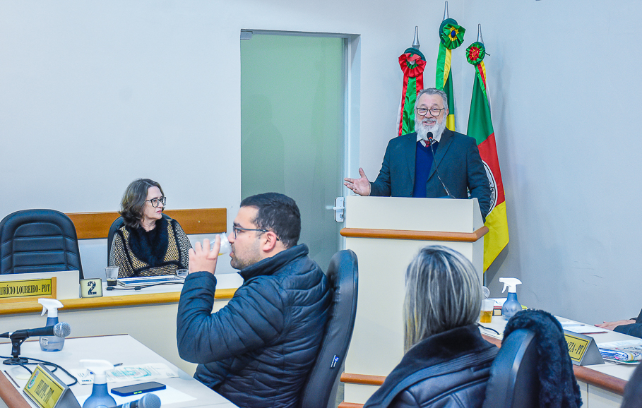 Homenagem marca a despedida do servidor Dário Basso da Câmara Municipal de Vereadores