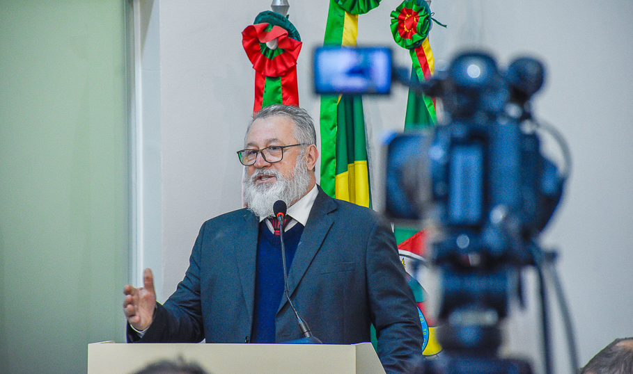 Homenagem marca a despedida do servidor Dário Basso da Câmara Municipal de Vereadores