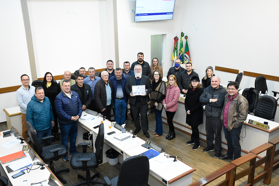 Homenagem marca a despedida do servidor Dário Basso da Câmara Municipal de Vereadores