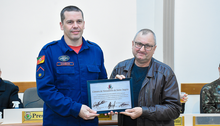 Bombeiros que atuaram contra o incêndio na Argentina recebem homenagem do Legislativo
