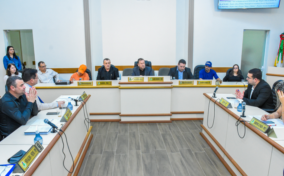 Garis santo-angelenses recebem homenagem especial do Legislativo