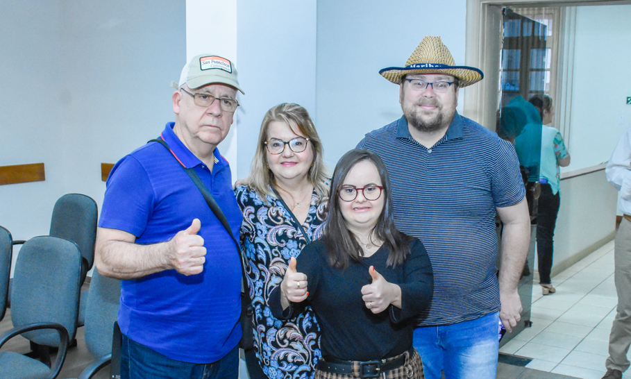 Garis santo-angelenses recebem homenagem especial do Legislativo