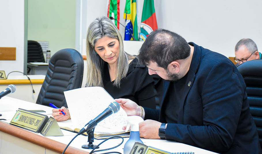 Legislativo recebe empresa Novo Mundo para tratar sobre questionamentos levantados em Plenário