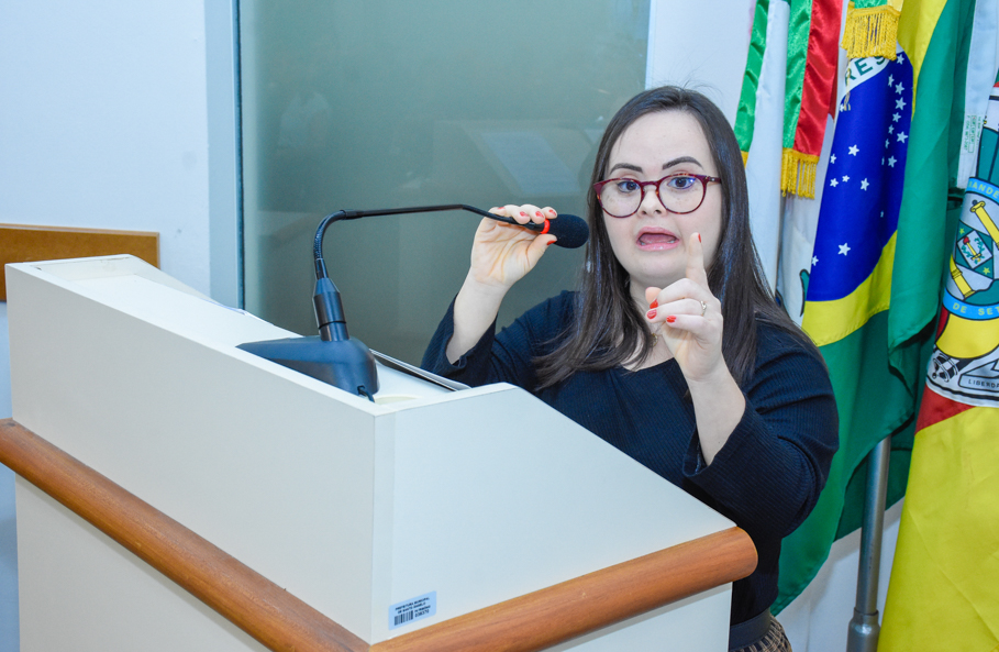Garis santo-angelenses recebem homenagem especial do Legislativo