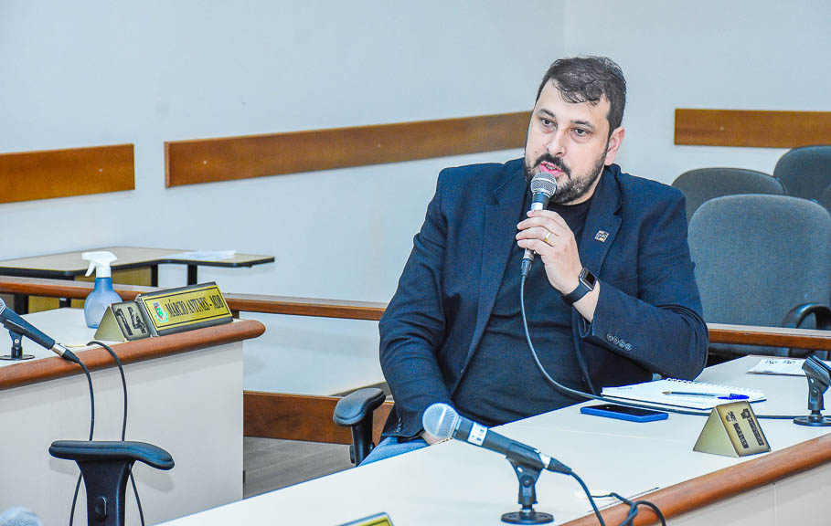 Legislativo recebe empresa Novo Mundo para tratar sobre questionamentos levantados em Plenário