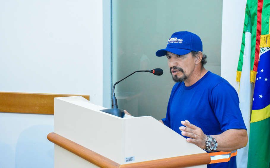 Garis santo-angelenses recebem homenagem especial do Legislativo