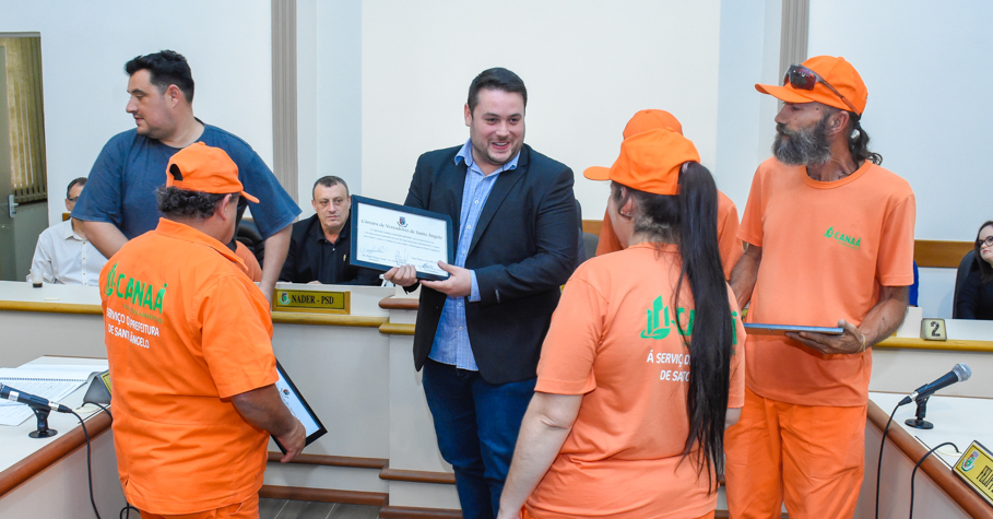 Garis santo-angelenses recebem homenagem especial do Legislativo