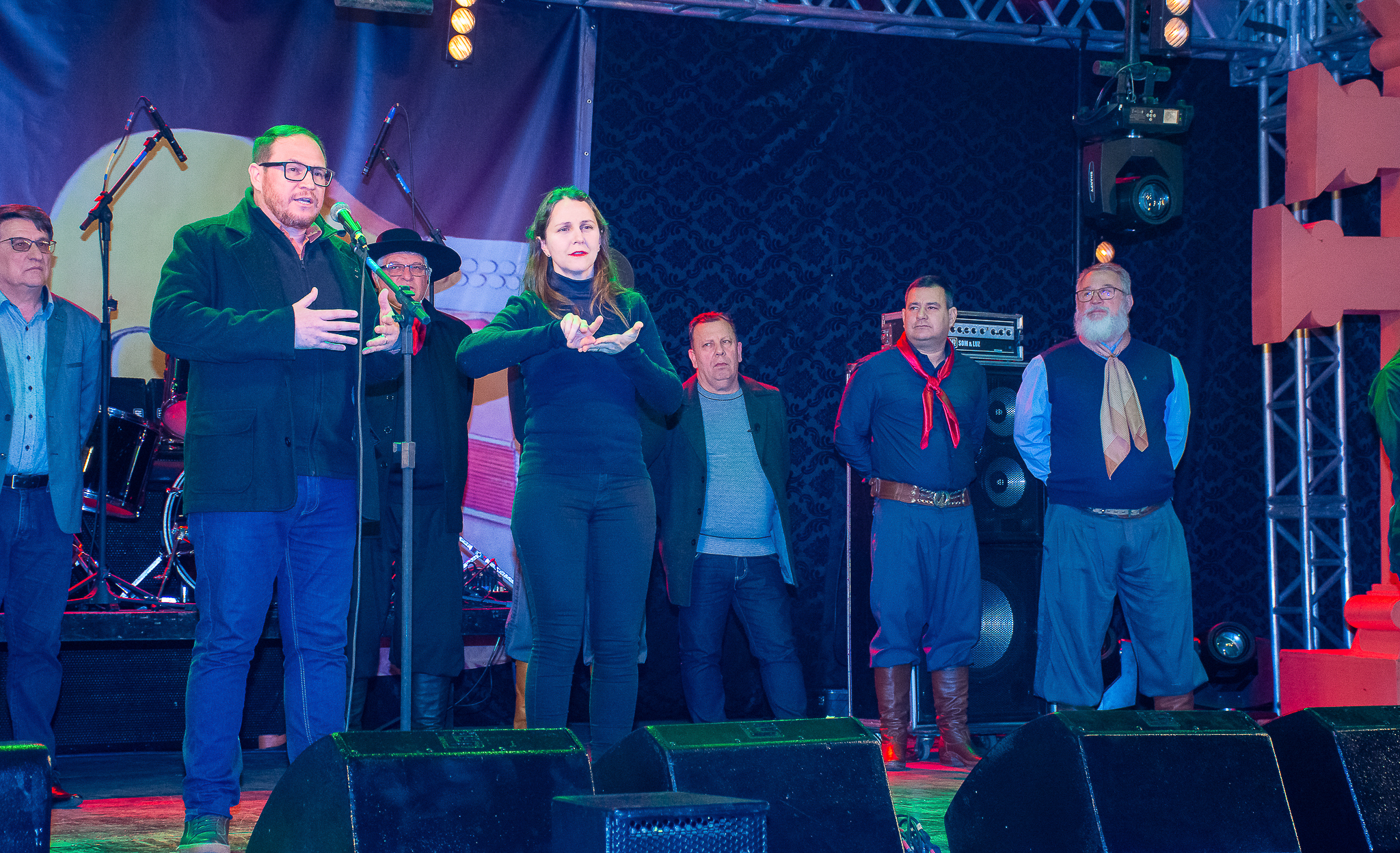 Legislativo prestigia a abertura do 13º Canto Missioneiro da Música Nativista 