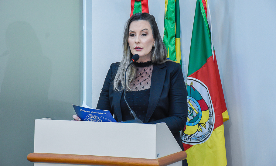 Rádio Santo Ângelo recebe homenagem do Legislativo pelos 75 anos de atuação