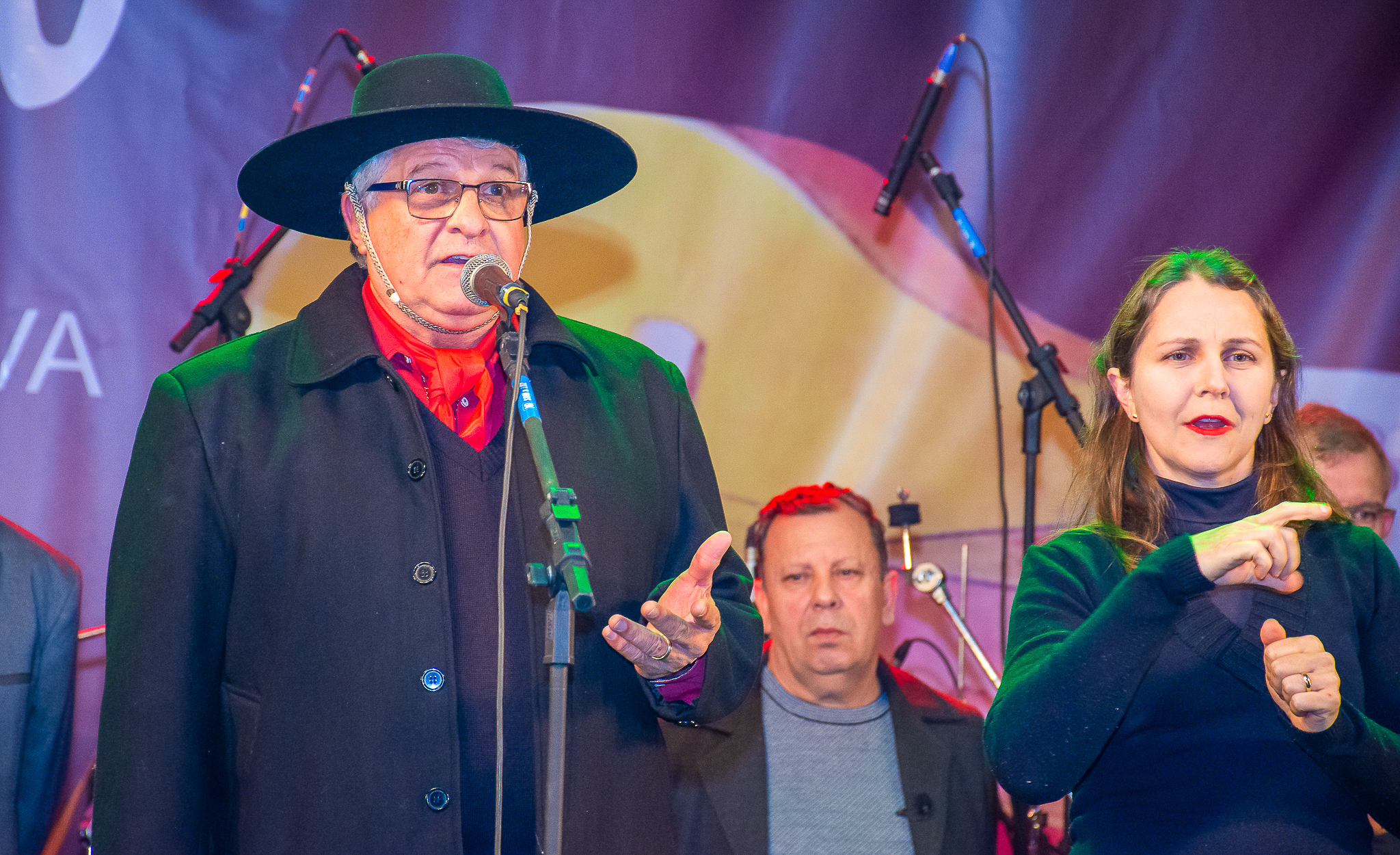 Legislativo prestigia a abertura do 13º Canto Missioneiro da Música Nativista 