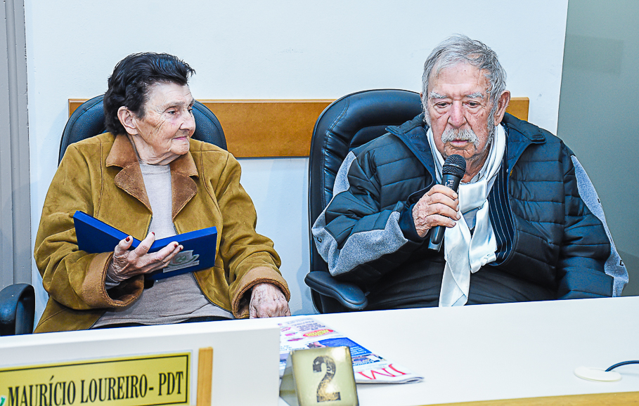Músico Arnóbio Bilia recebe a Ordem da Cruz Missioneira