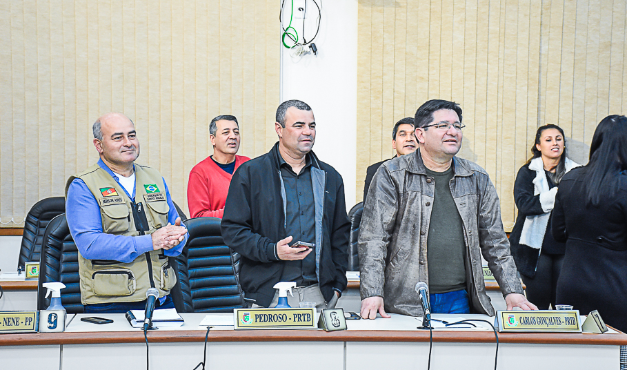 Músico Arnóbio Bilia recebe a Ordem da Cruz Missioneira