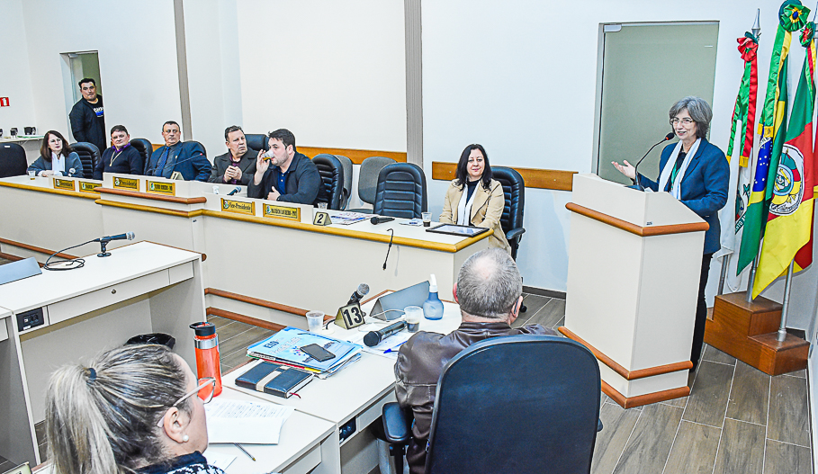  Associação dos Supervisores de Educação do RS recebe homenagem da Câmara de Vereadores
