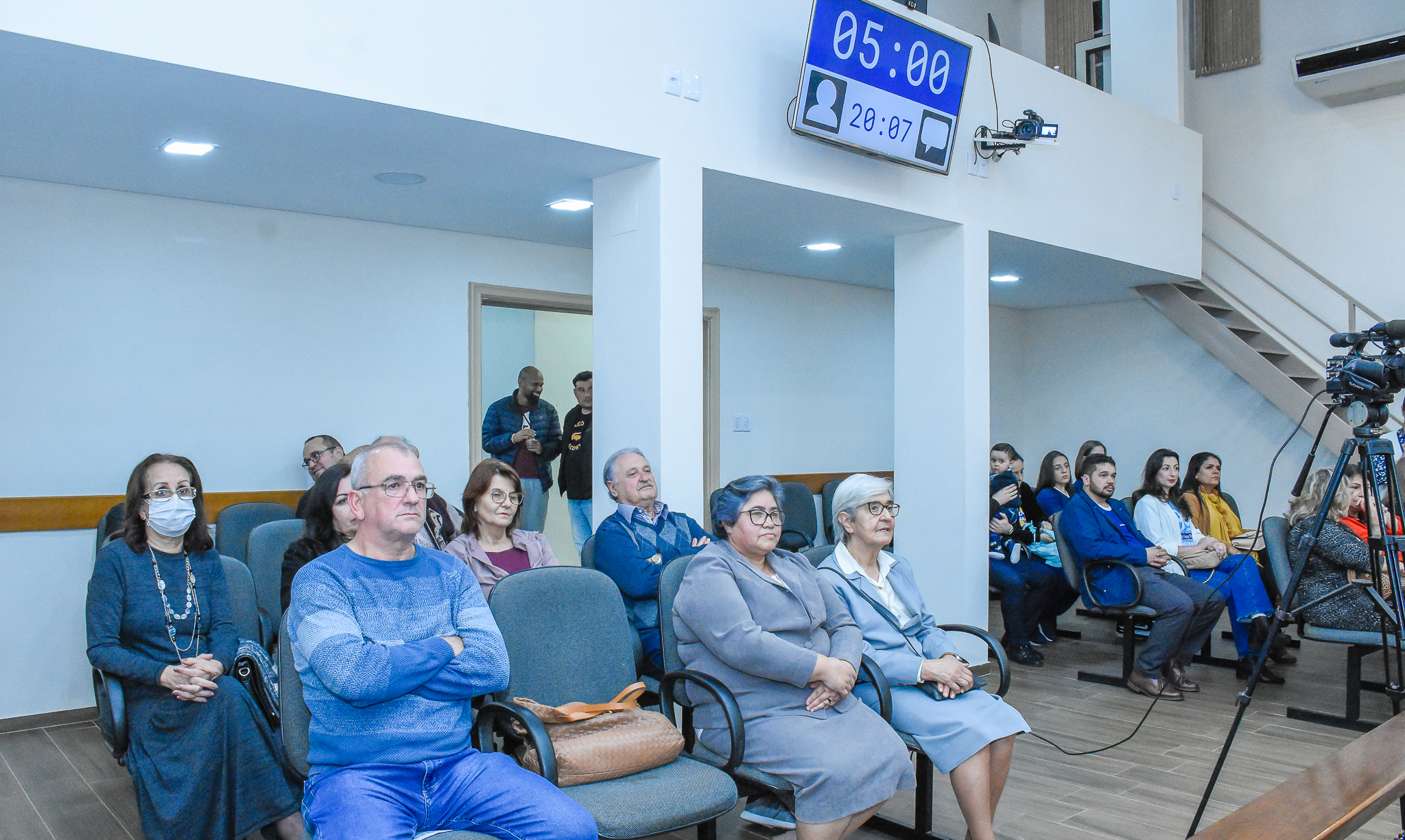 Legislativo homenageia Colégio Teresa Verzeri pela passagem de seus 90 anos