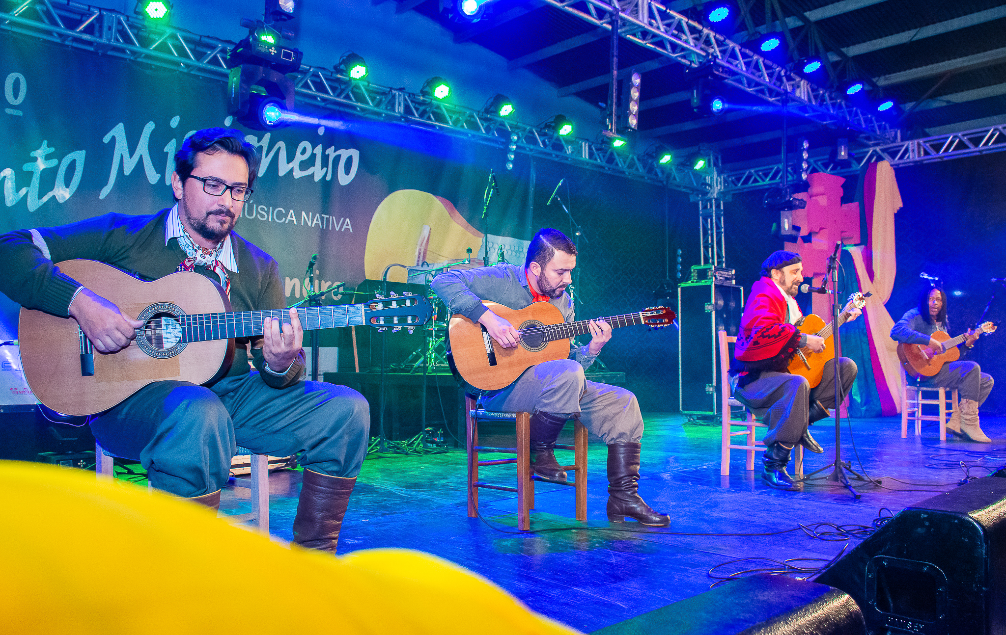 Legislativo prestigia a abertura do 13º Canto Missioneiro da Música Nativista 