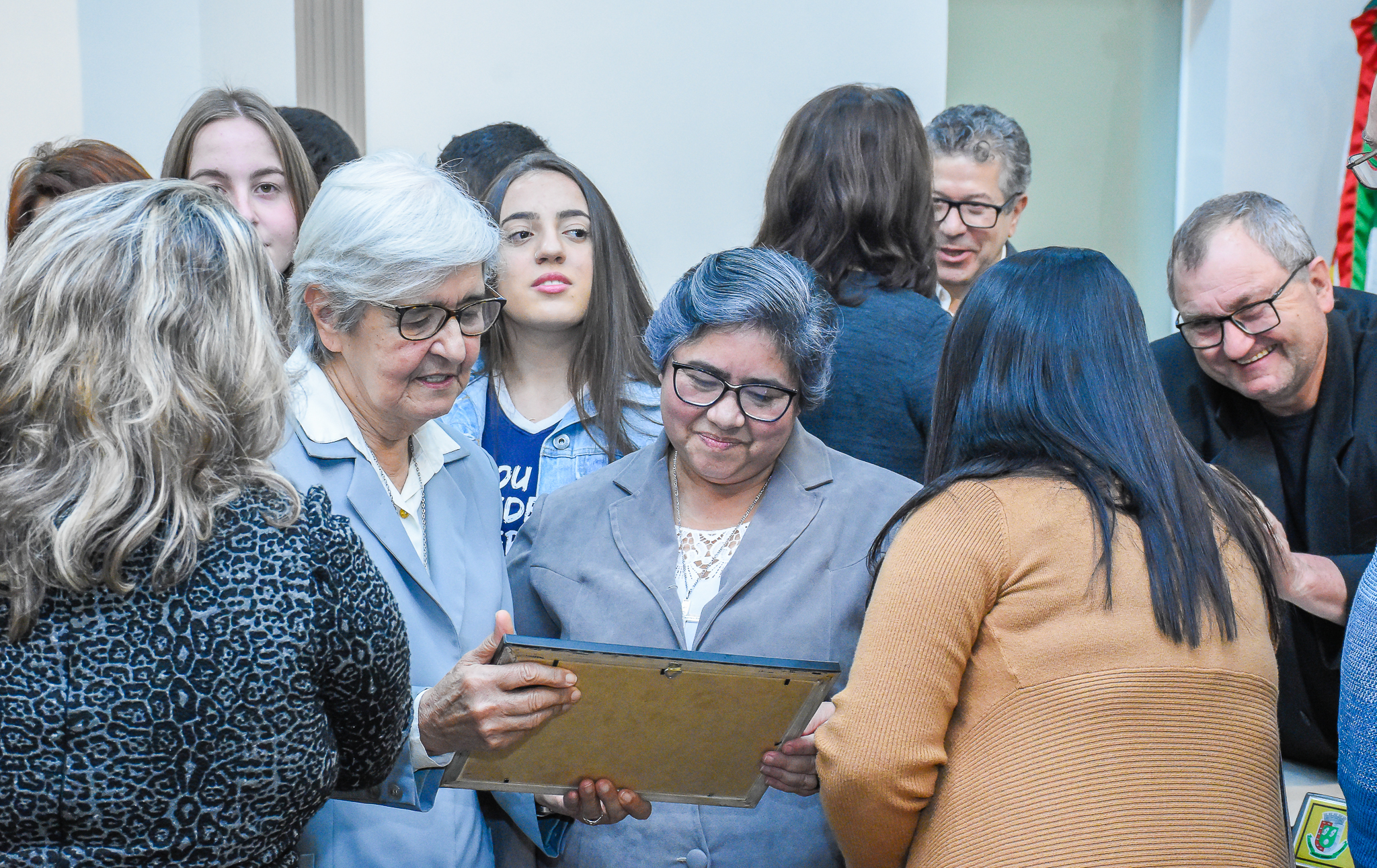 Legislativo homenageia Colégio Teresa Verzeri pela passagem de seus 90 anos
