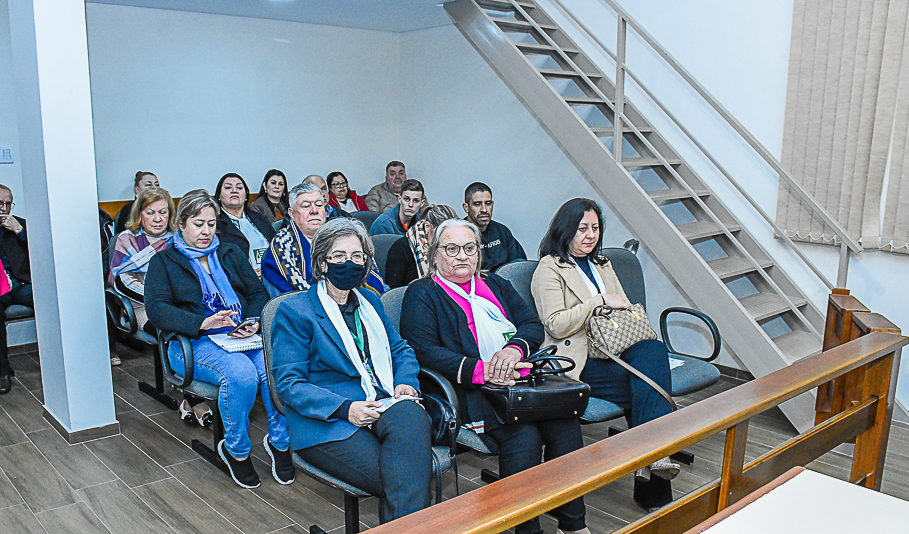  Associação dos Supervisores de Educação do RS recebe homenagem da Câmara de Vereadores