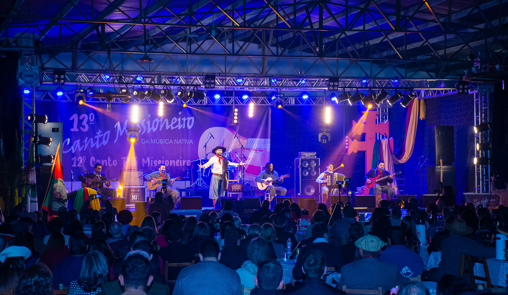 Legislativo prestigia a abertura do 13º Canto Missioneiro da Música Nativista 