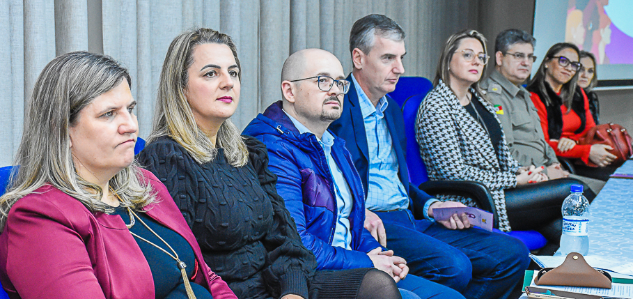 Câmara de Vereadores participa da abertura oficial do agosto Lilás