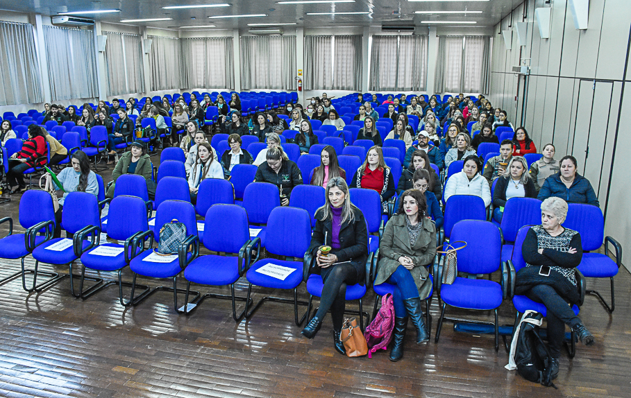 Câmara de Vereadores participa da abertura oficial do agosto Lilás