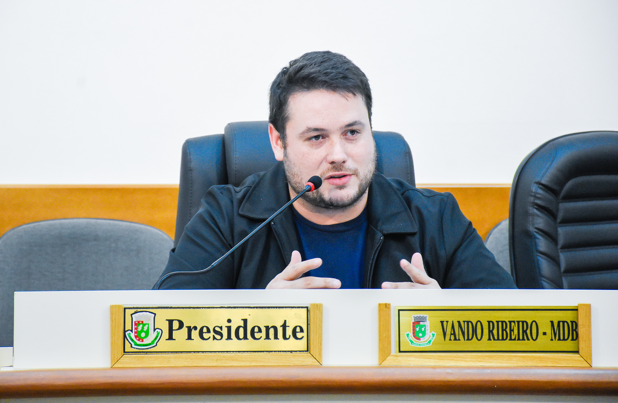 Legislativo homenageia Colégio Teresa Verzeri pela passagem de seus 90 anos