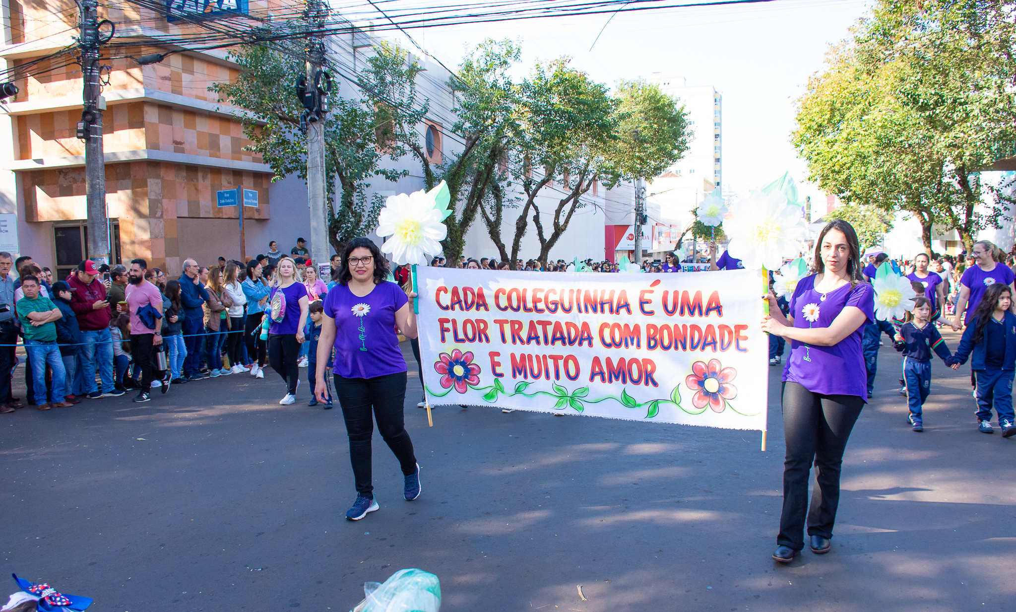 Legislativo prestigia desfile cívico celebrando os 200 anos da Independência do Brasil