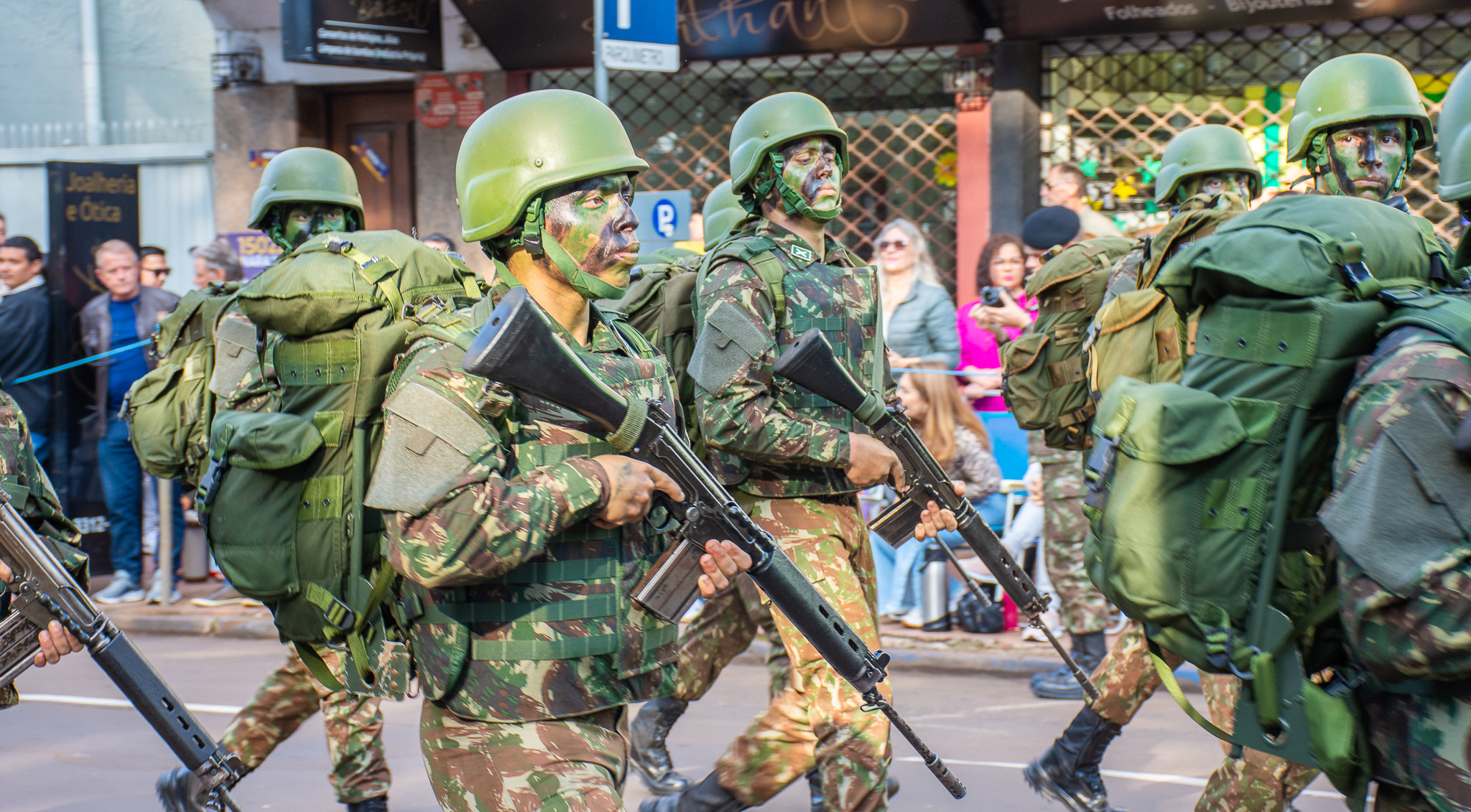 Legislativo prestigia desfile cívico celebrando os 200 anos da Independência do Brasil