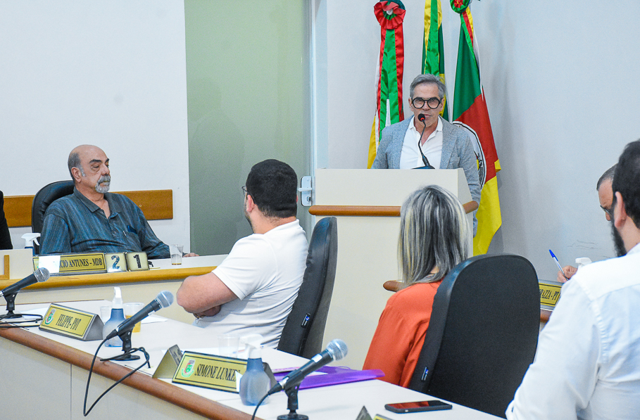 Legislativo homenageia os médicos Santo angelenses em Sessão Especial