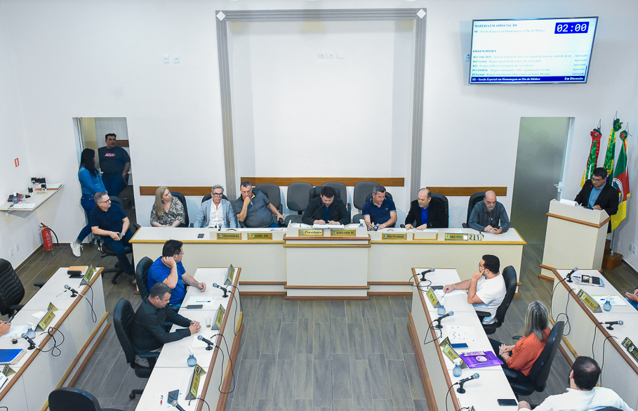 Legislativo homenageia os médicos Santo angelenses em Sessão Especial