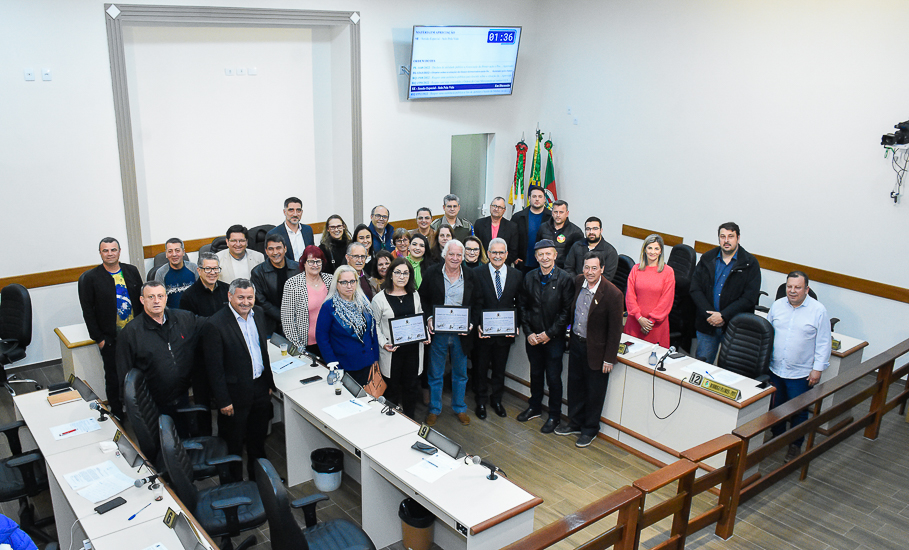 Sessão Especial presta homenagem aos agraciados pelo projeto Selo Pela Vida