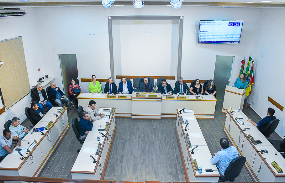 Legislativo santo angelense concede Título de Cidadão Honorário para o senhor Luís Carlos Rosa
