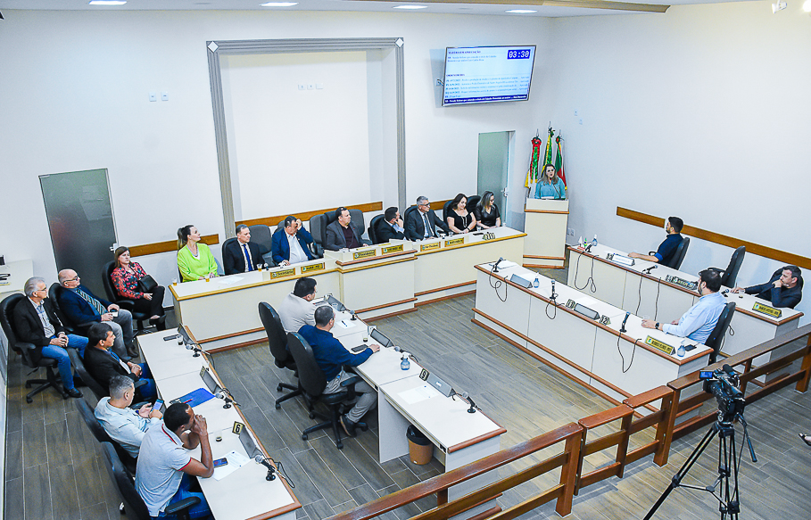 Legislativo santo angelense concede Título de Cidadão Honorário para o senhor Luís Carlos Rosa