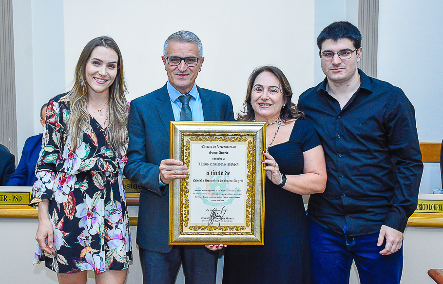 Legislativo santo angelense concede Título de Cidadão Honorário para o senhor Luís Carlos Rosa