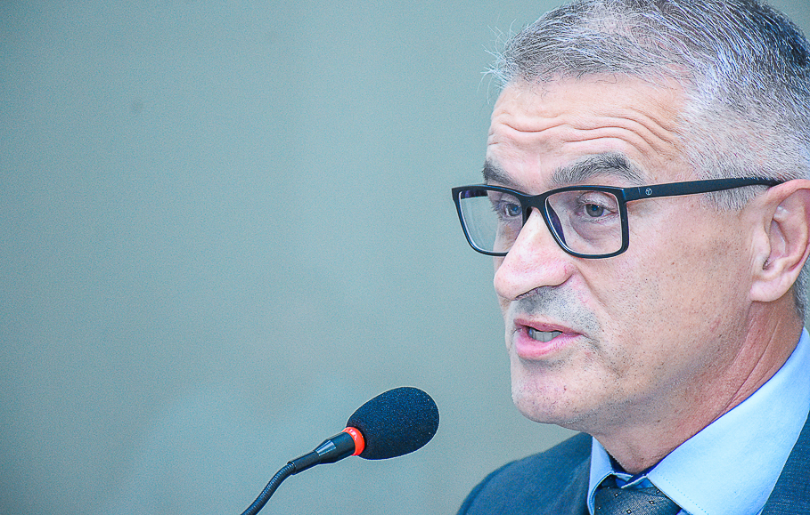 Legislativo santo angelense concede Título de Cidadão Honorário para o senhor Luís Carlos Rosa