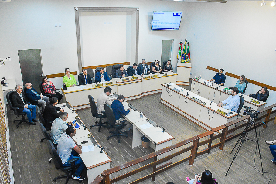 Legislativo santo angelense concede Título de Cidadão Honorário para o senhor Luís Carlos Rosa