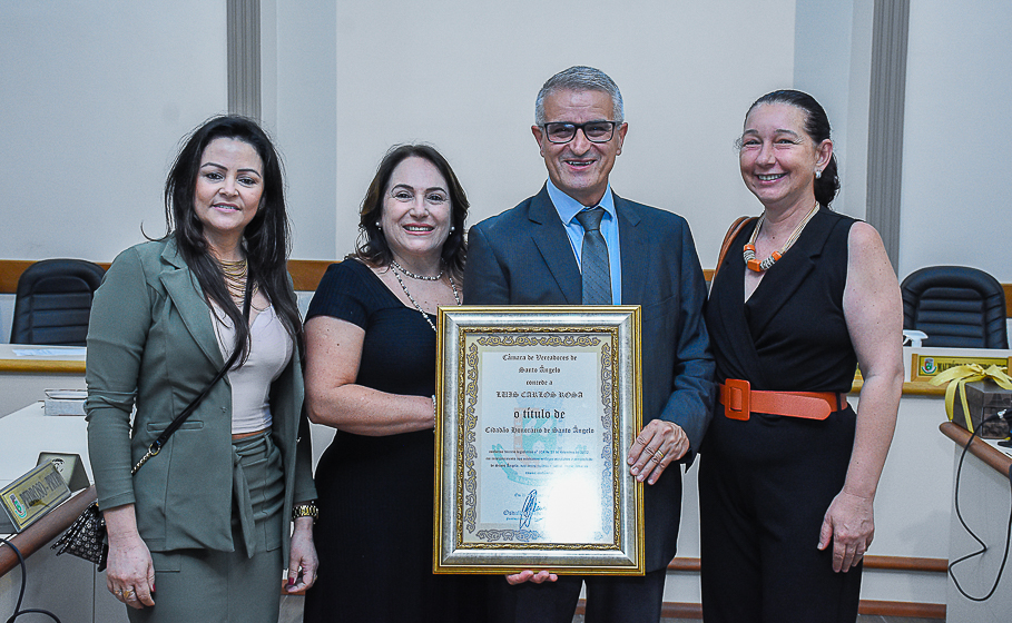 Legislativo santo angelense concede Título de Cidadão Honorário para o senhor Luís Carlos Rosa