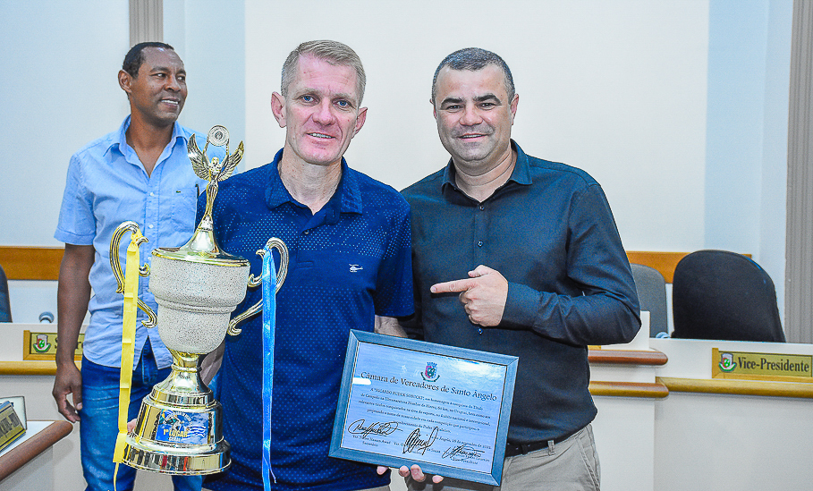 Legislativo presta homenagem ao atleta Ricardo Sobucki