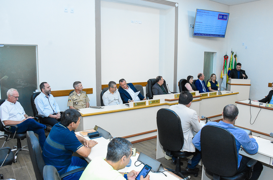 Legislativo homenageia Elso Everling com a Ordem da Cruz Missioneira