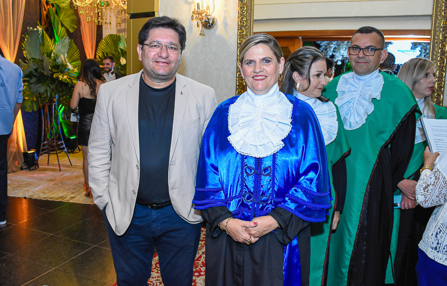 Legislativo santo-angelense prestigia  formatura dos cursos de Enfermagem e Farmácia da URI