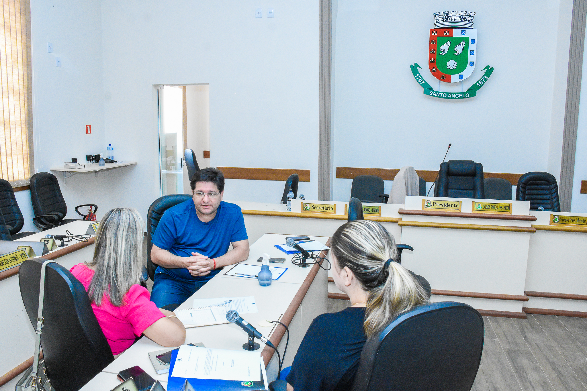 Procuradoria da Mulher reúne-se com o Presidente Carlos Gonçalves para elaboração de ações em 2023