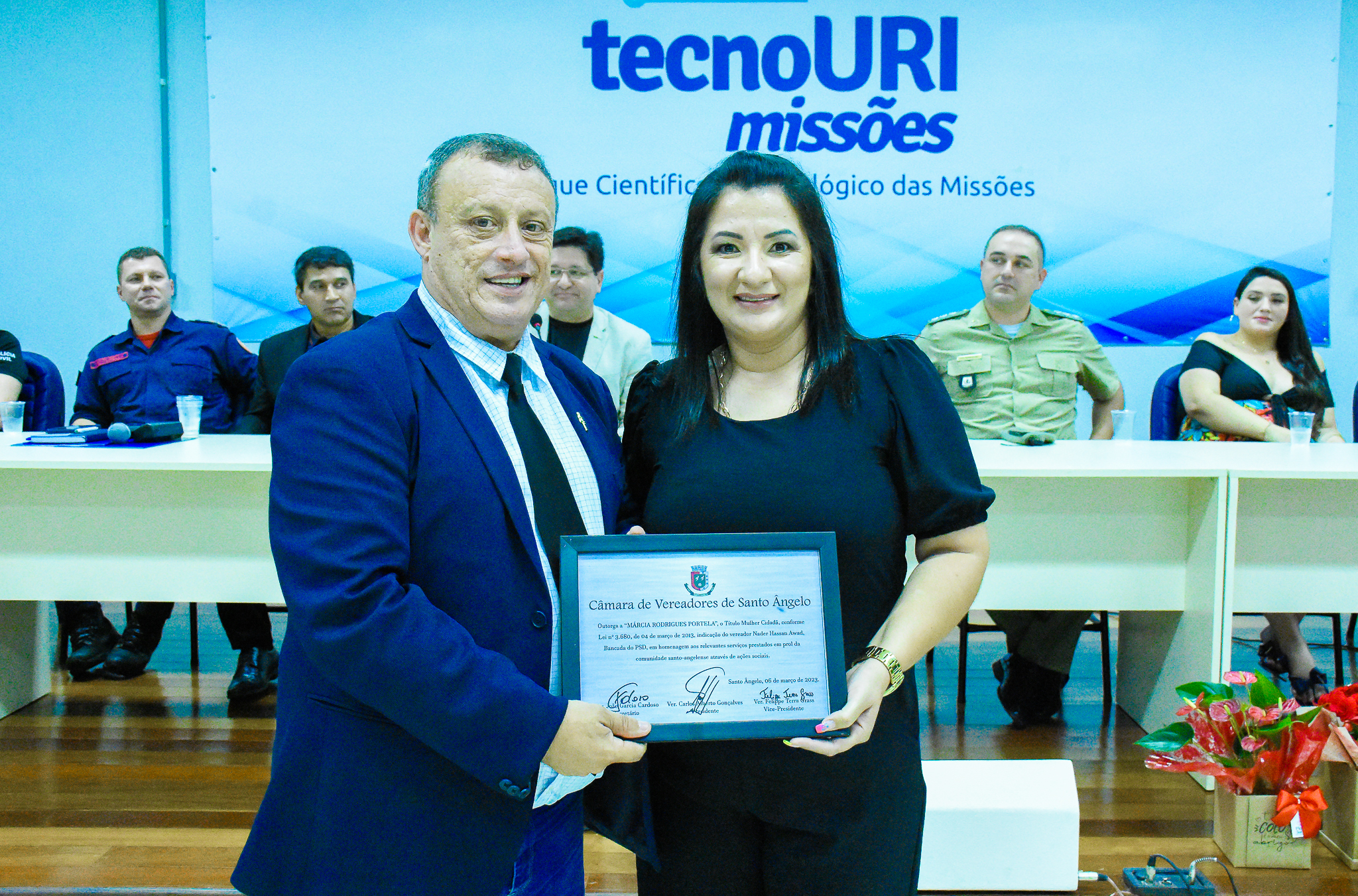 Legislativo realiza entrega do Título Mulher Cidadã para 15 mulheres, indicadas pelos vereadores da Casa
