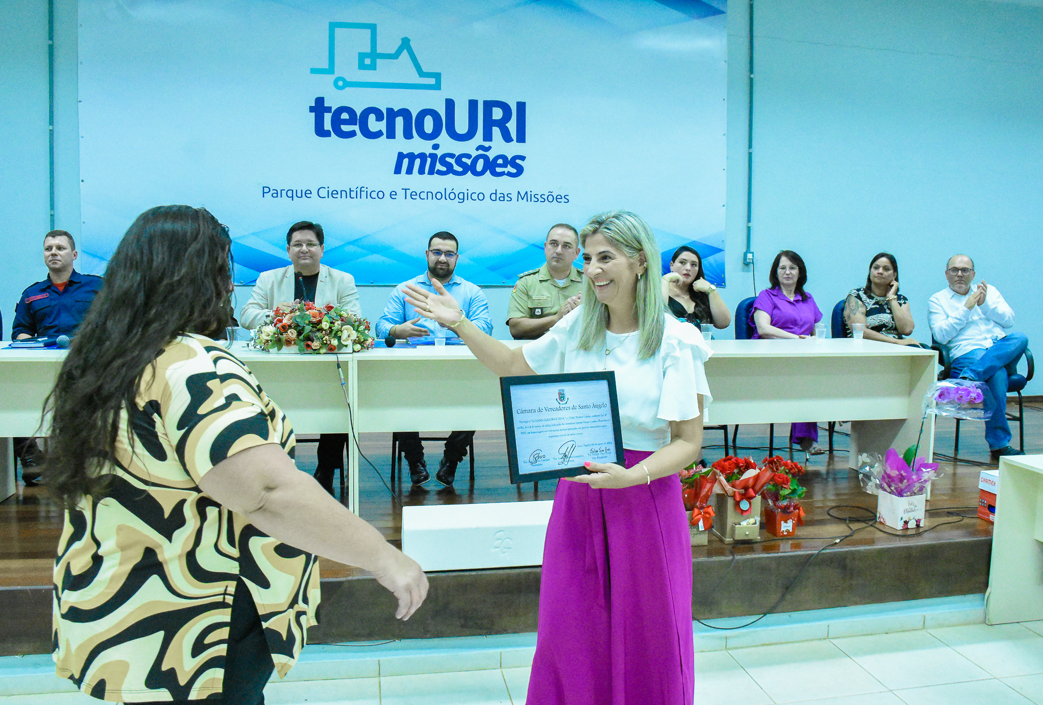 Legislativo realiza entrega do Título Mulher Cidadã para 15 mulheres, indicadas pelos vereadores da Casa