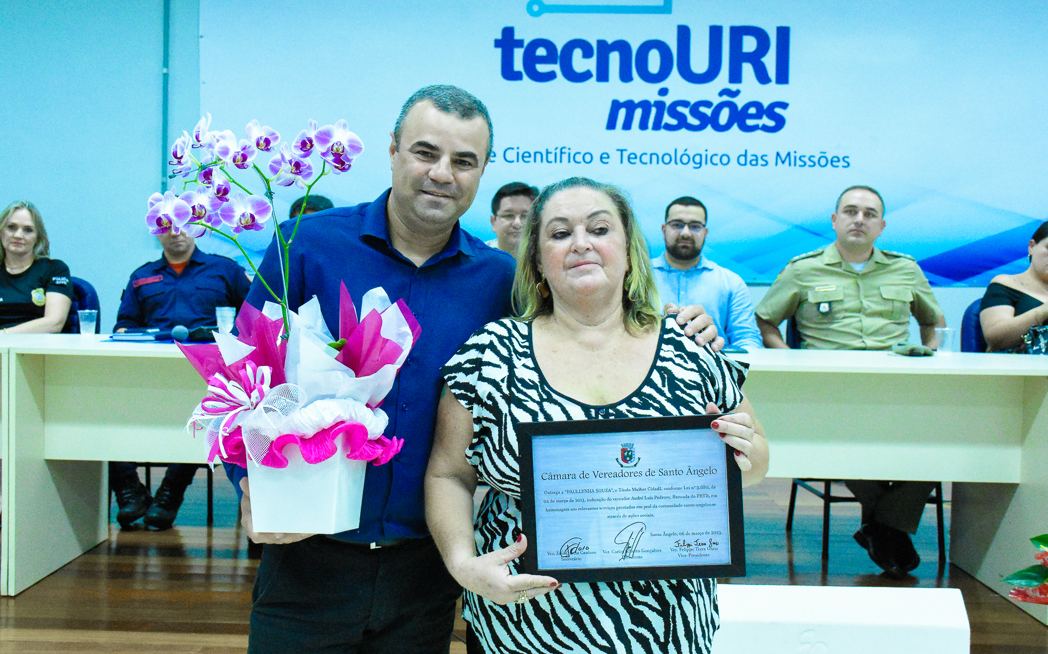 Legislativo realiza entrega do Título Mulher Cidadã para 15 mulheres, indicadas pelos vereadores da Casa