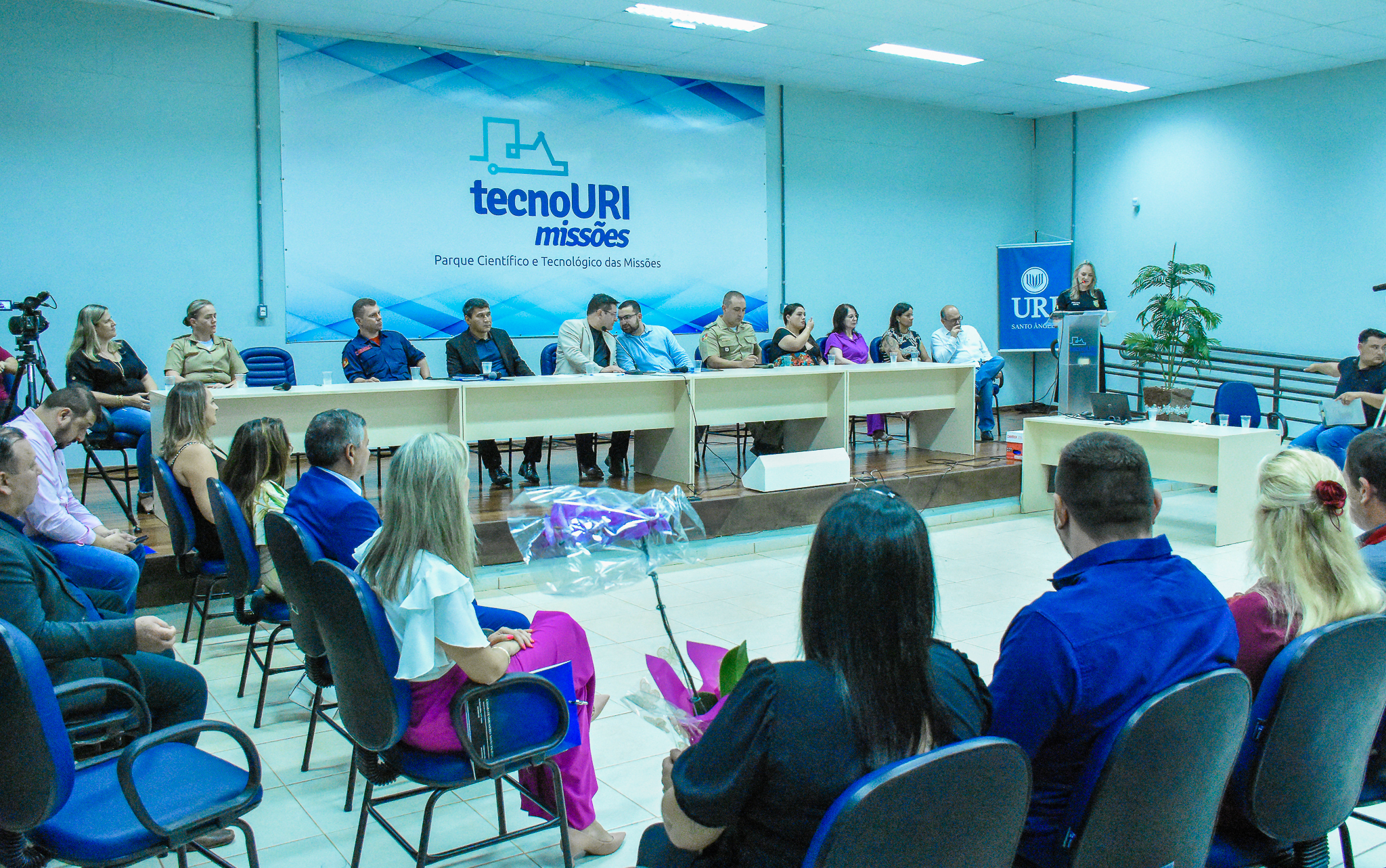 Legislativo realiza entrega do Título Mulher Cidadã para 15 mulheres, indicadas pelos vereadores da Casa