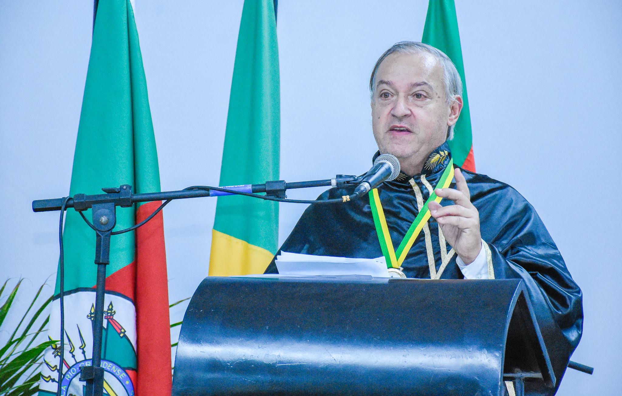 Legislativo realizou sessão especial em homenagem aos 30 anos da Academia Santo-Angelense de Letras 