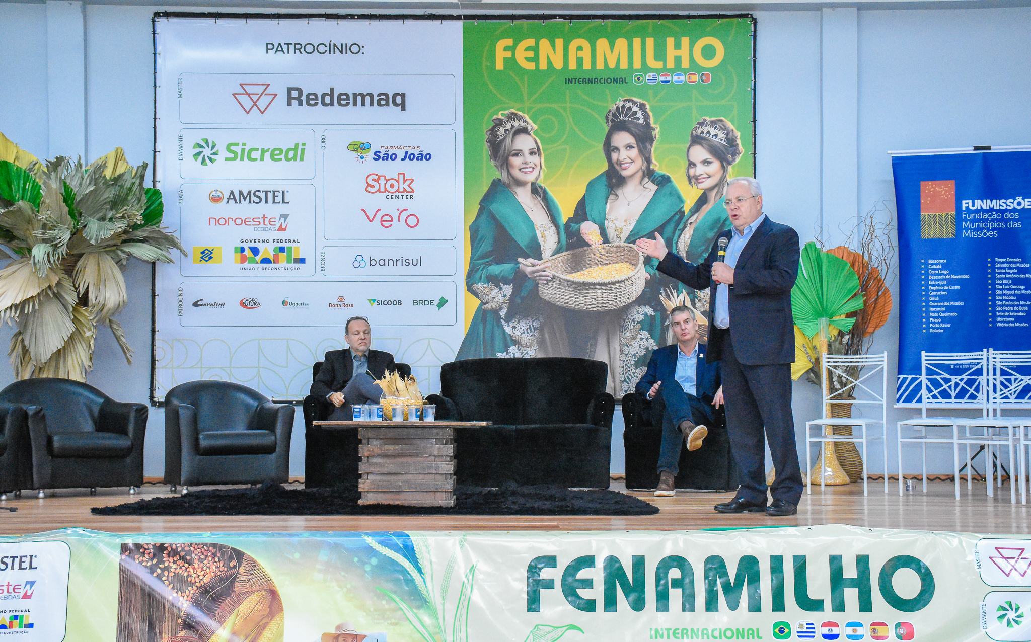 Legislativo santo-angelense participa do Seminário Internacional de Turismo