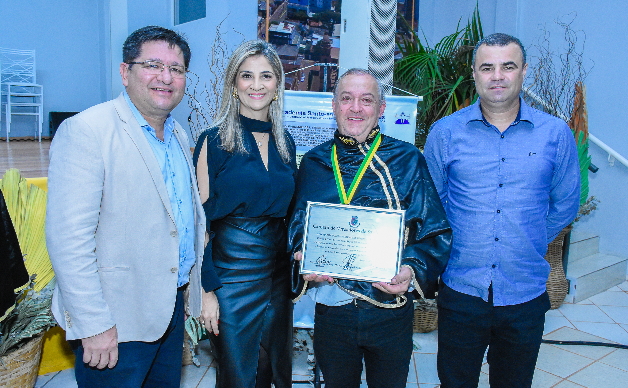 Legislativo realizou sessão especial em homenagem aos 30 anos da Academia Santo-Angelense de Letras 