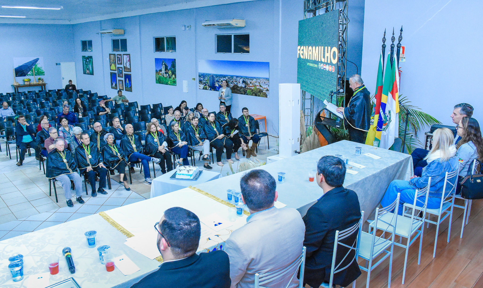 Legislativo realizou sessão especial em homenagem aos 30 anos da Academia Santo-Angelense de Letras 