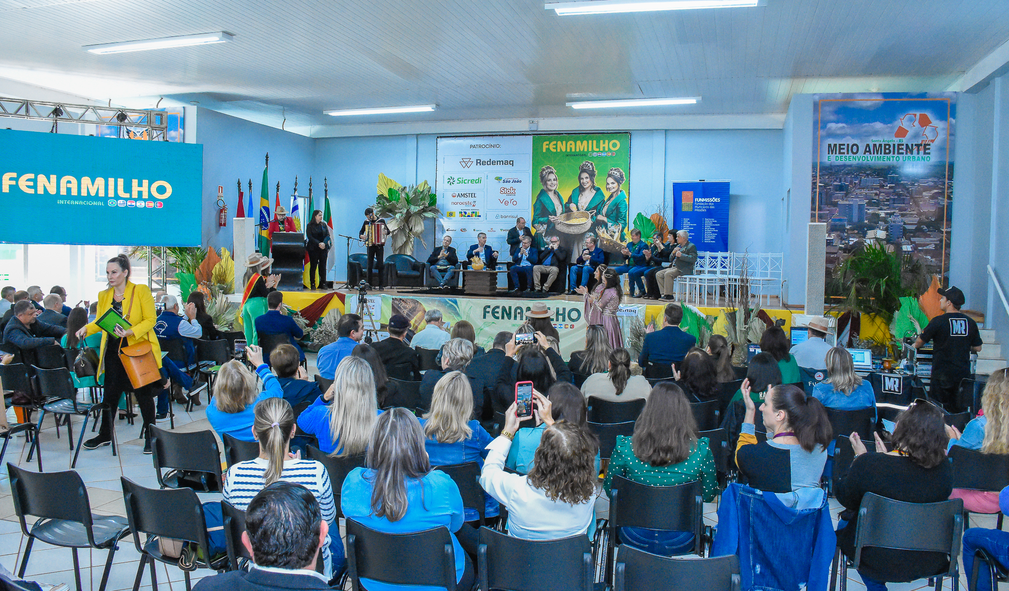 Legislativo santo-angelense participa do Seminário Internacional de Turismo